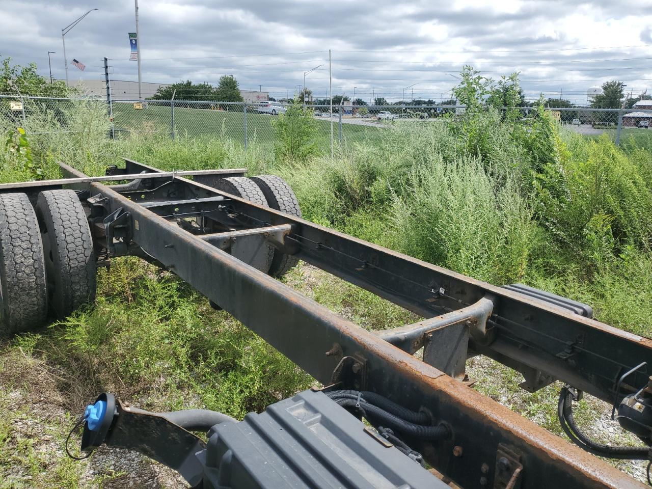 Ford F-650 Super Duty Image 9