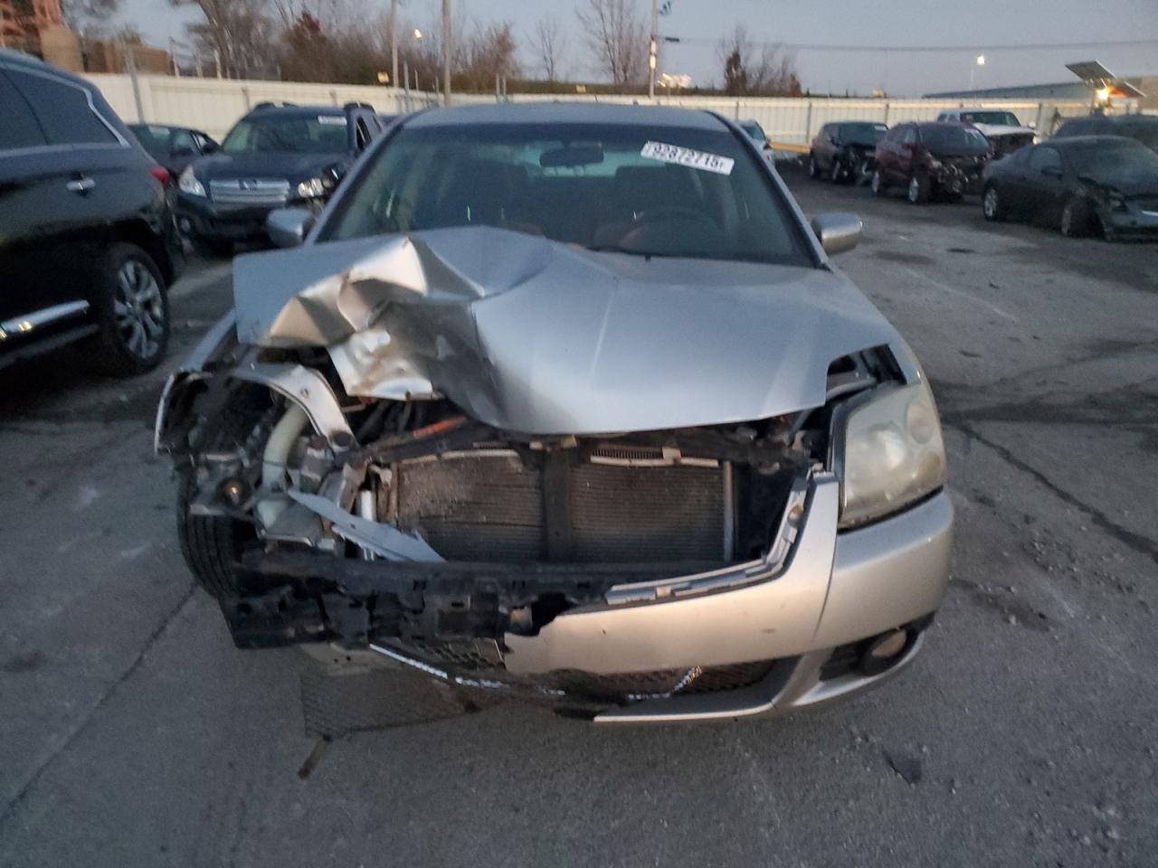 Mitsubishi Galant Es Image 3