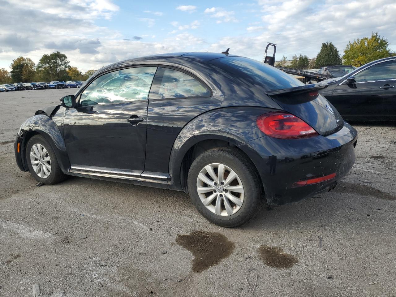 Volkswagen Beetle S Image 10