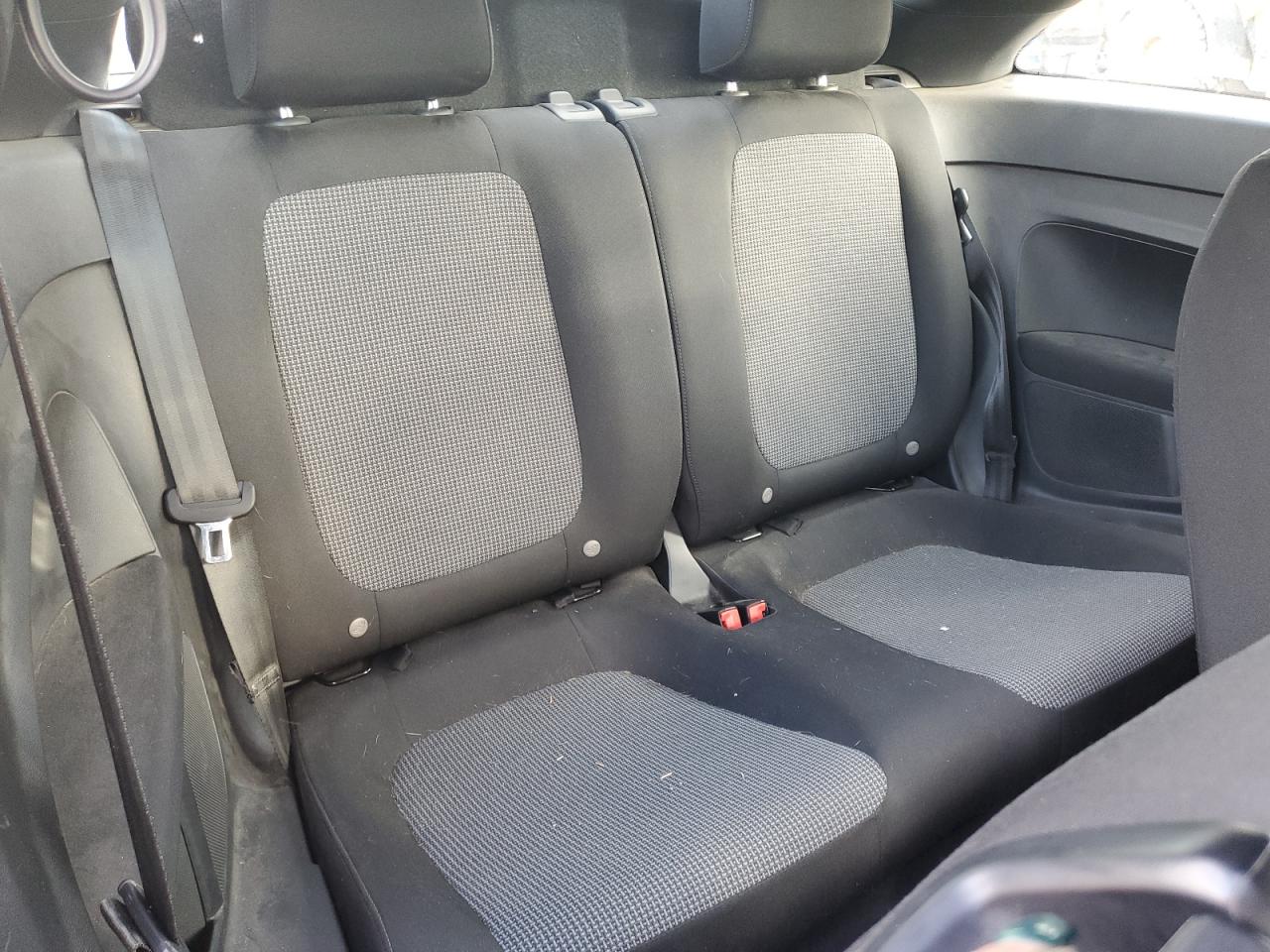 Volkswagen Beetle S Image 4