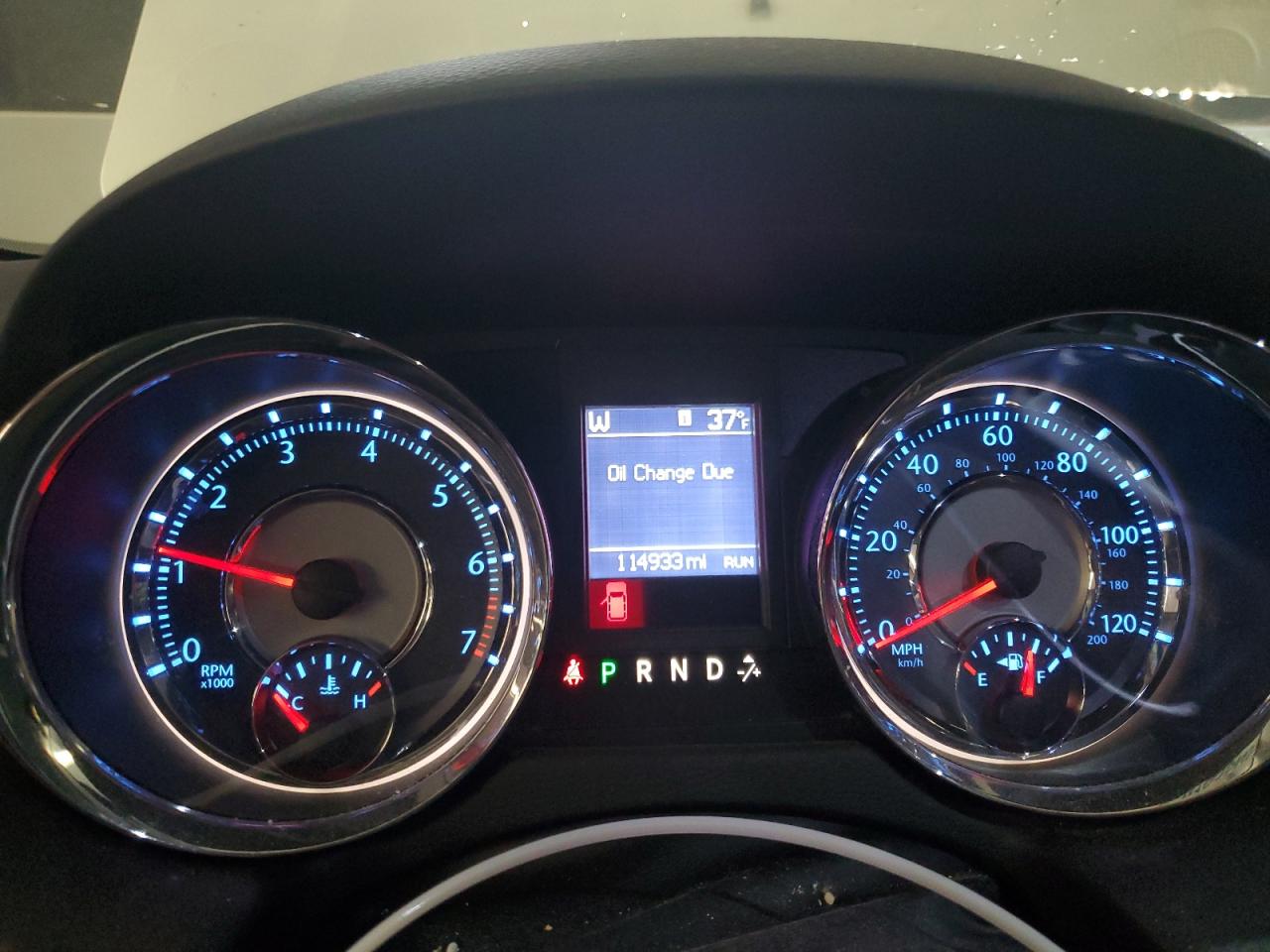 Chrysler Minivan Touring Image 8