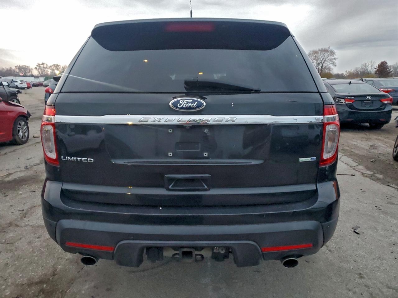 Ford Explorer Limited Image 11
