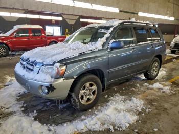  Salvage Toyota Highlander
