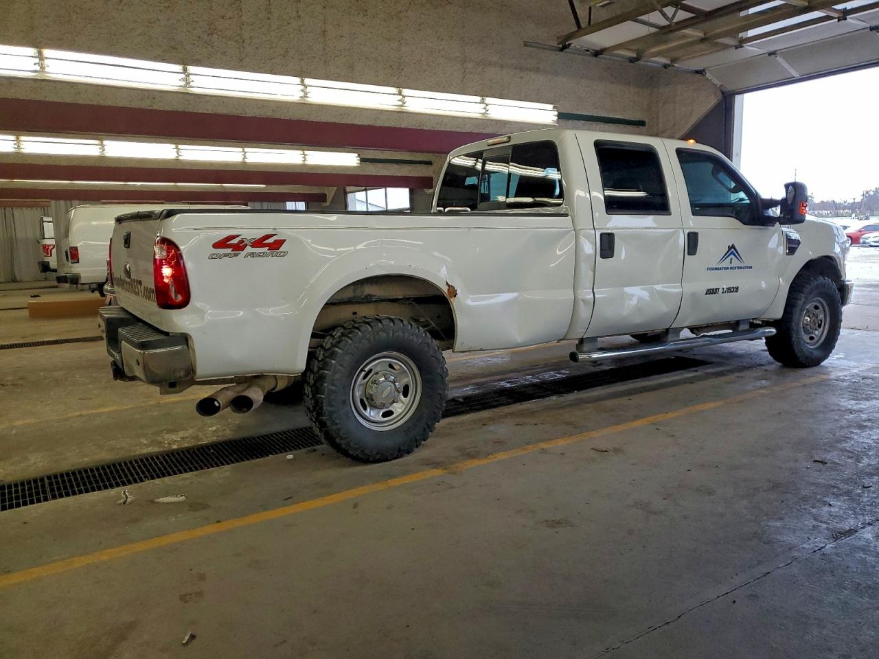 Ford F-350 Srw Super Duty Image 4