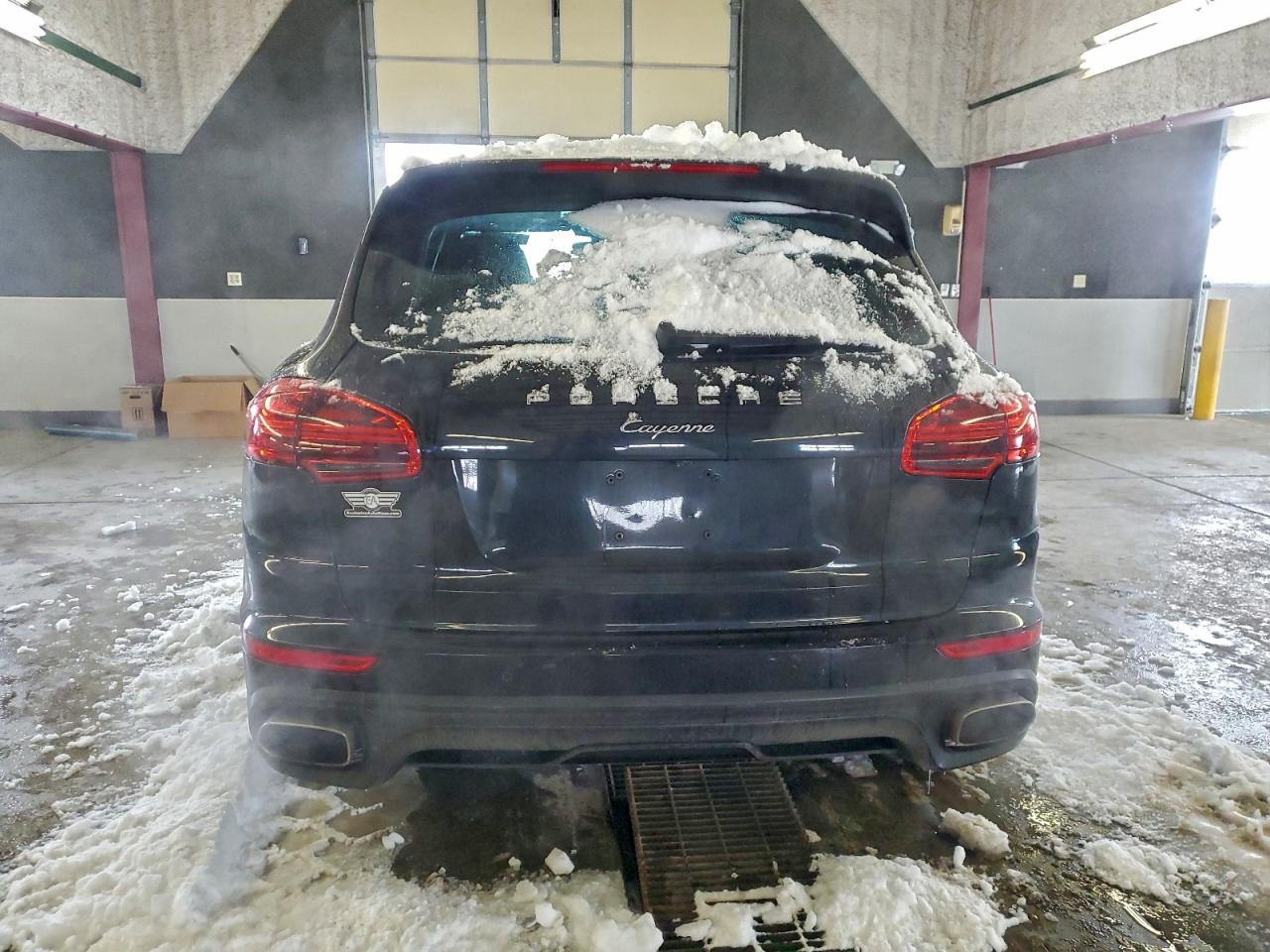 Porsche Cayenne Image 2