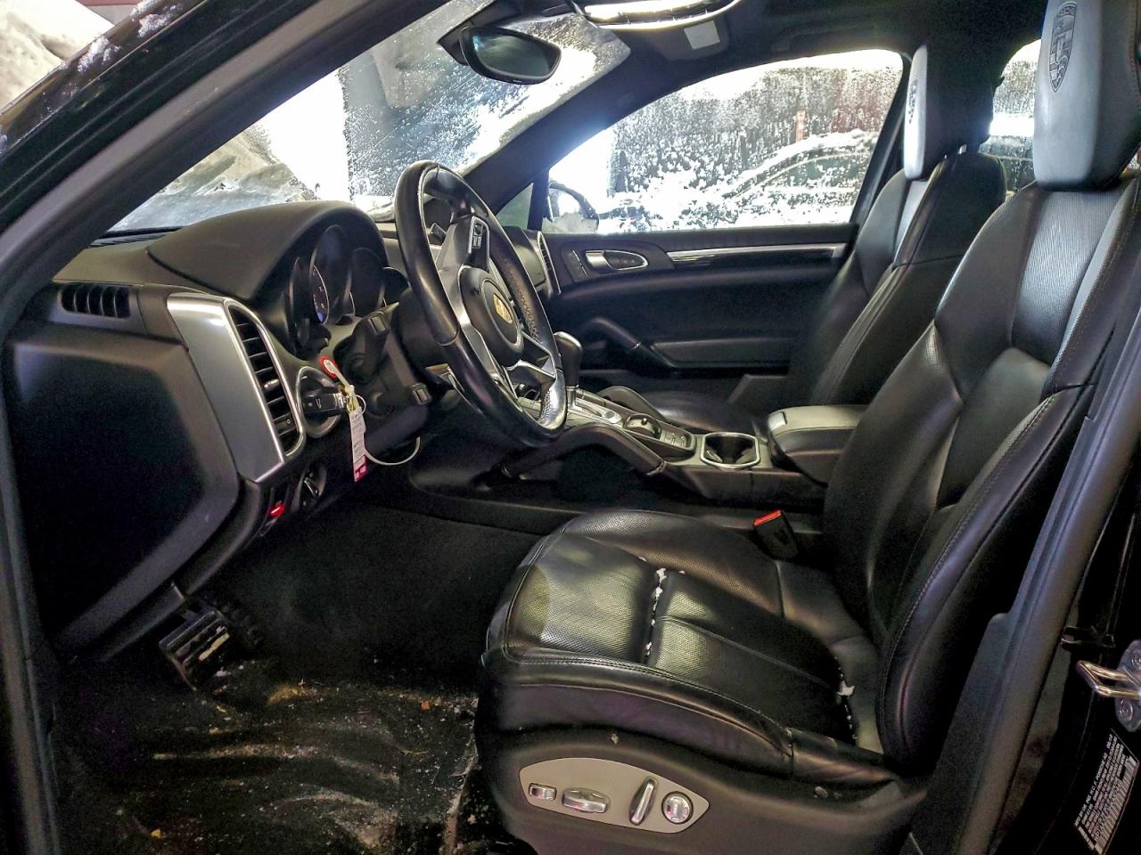 Porsche Cayenne Image 10