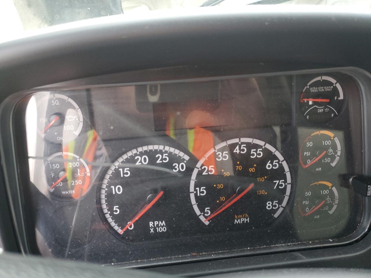 Freightliner M2 106 Medium Duty Image 3