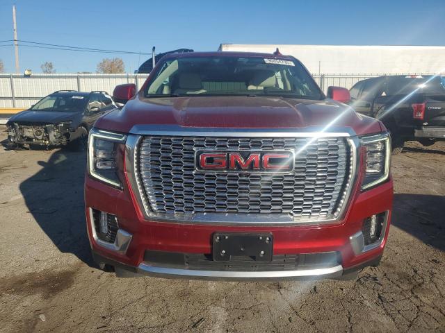 GMC Yukon Denali Image 12