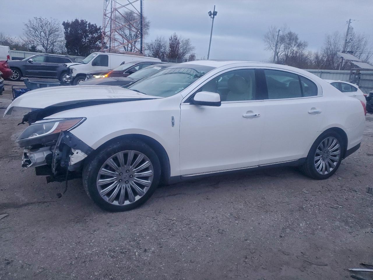 Lincoln MKS Image 1