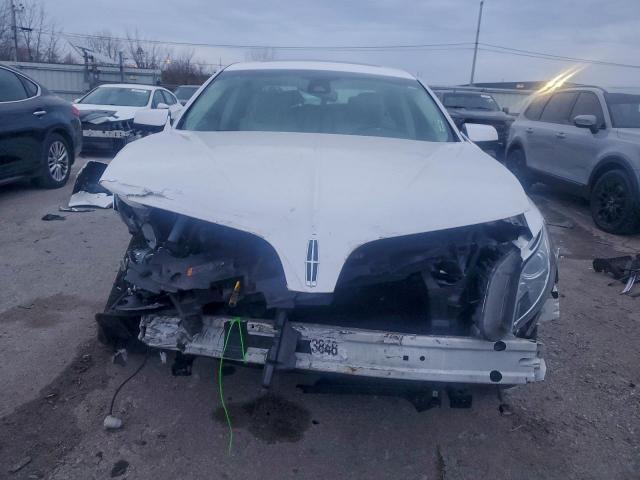 Lincoln MKS Image 8