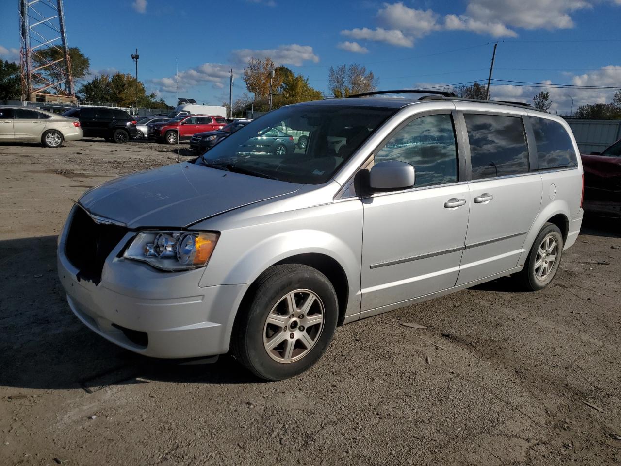 Chrysler Minivan Touring Image 1