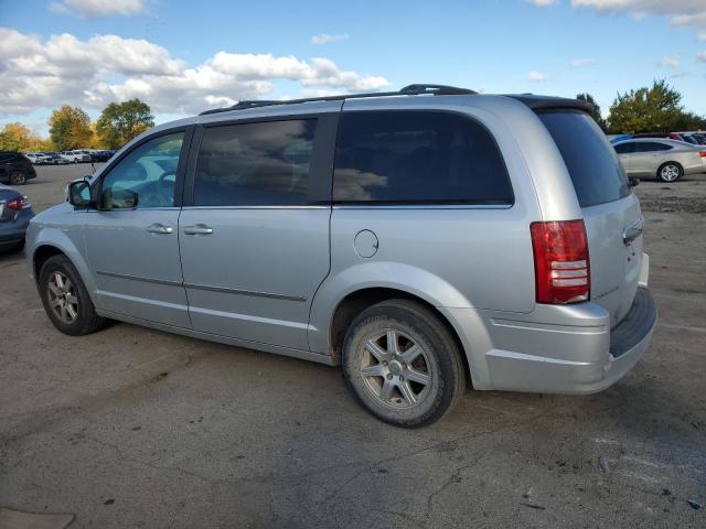 Chrysler Minivan Touring Image 6