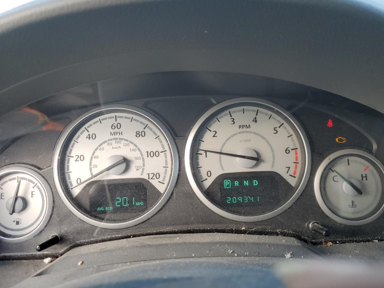 Chrysler Minivan Touring Image 8