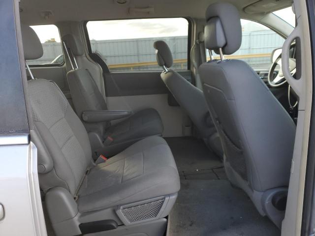 Chrysler Minivan Touring Image 9