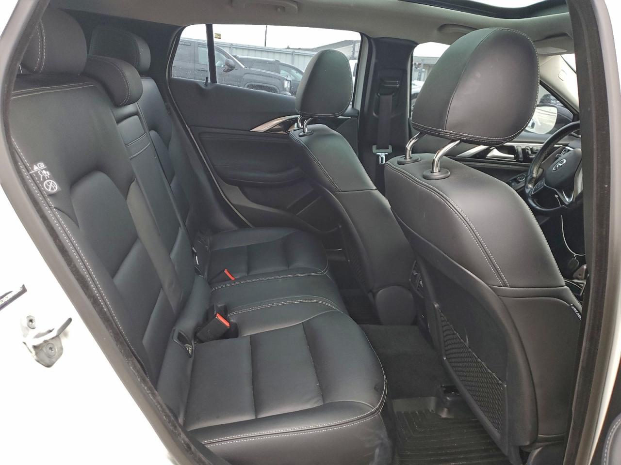 INFINITI Qx Base Image 9