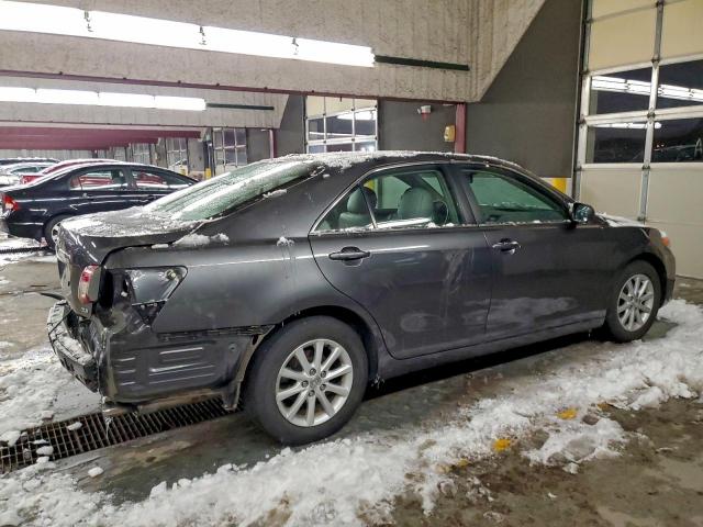 Toyota Camry Base Image 3