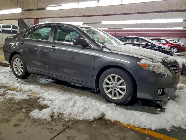 Toyota Camry Base Image 4