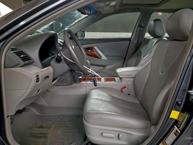 Toyota Camry Base Image 2
