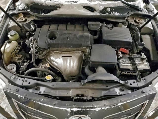 Toyota Camry Base Image 6