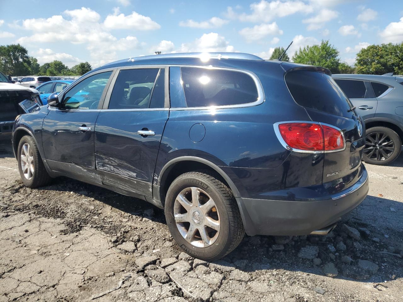 Buick Enclave Cxl Image 3