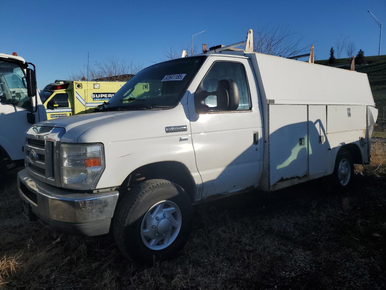 Ford Econoline E350 Super Duty Cutaway Van Image 1