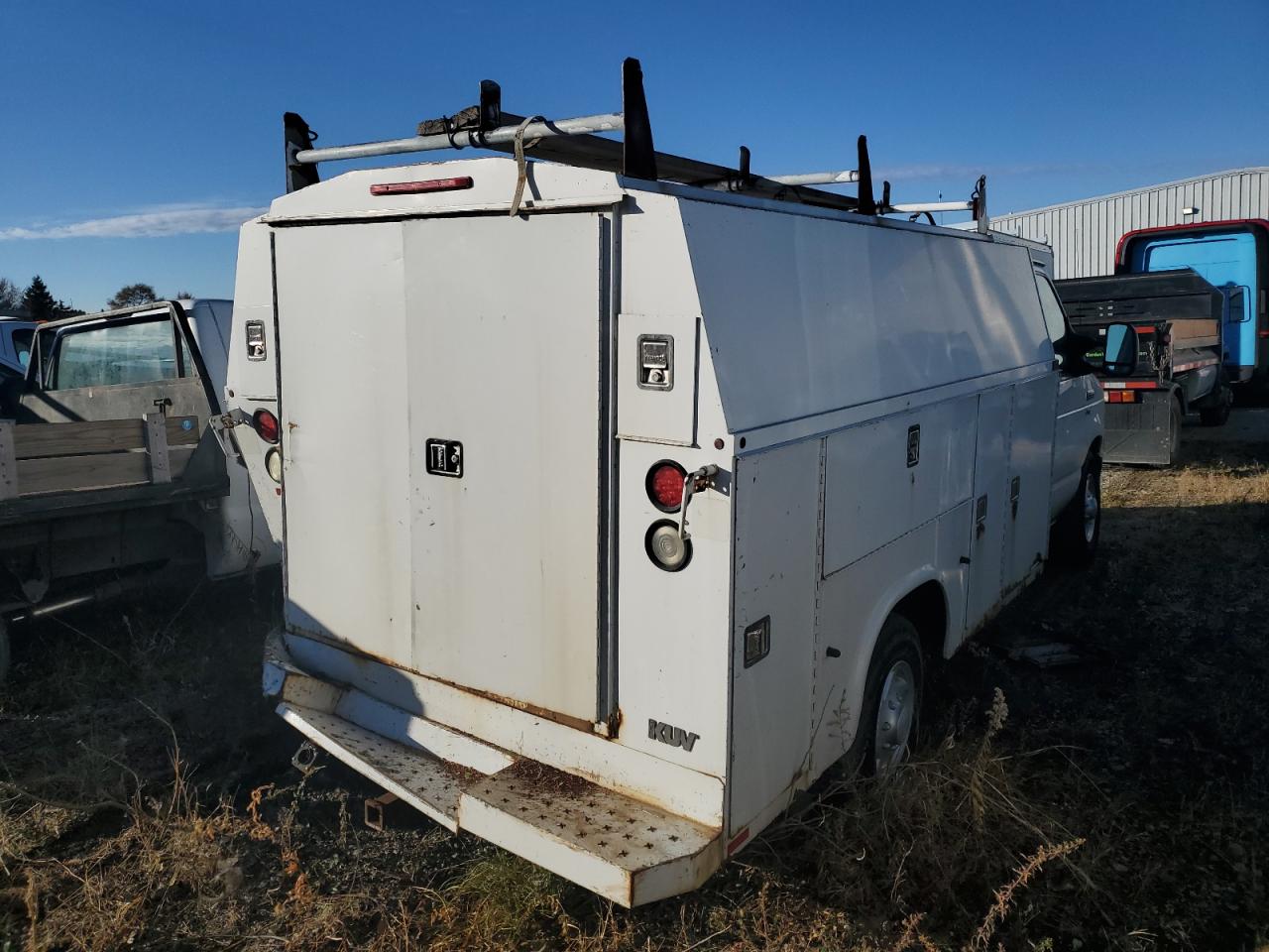 Ford Econoline E350 Super Duty Cutaway Van Image 6