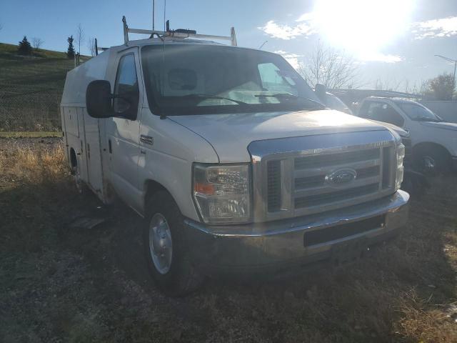 Ford Econoline E350 Super Duty Cutaway Van Image 2