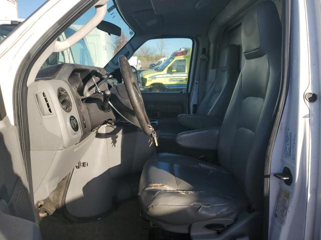 Ford Econoline E350 Super Duty Cutaway Van Image 3