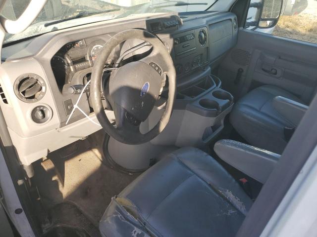 Ford Econoline E350 Super Duty Cutaway Van Image 10