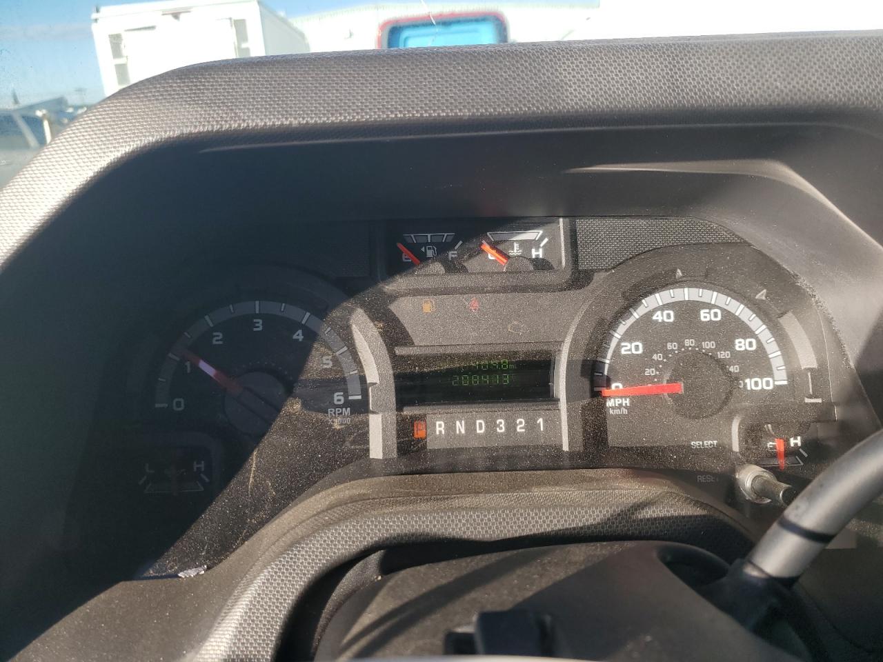 Ford Econoline E350 Super Duty Cutaway Van Image 12