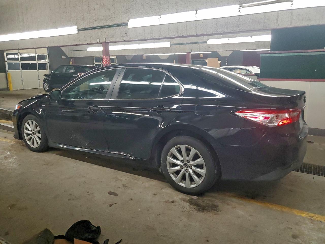 Toyota Camry L Image 2