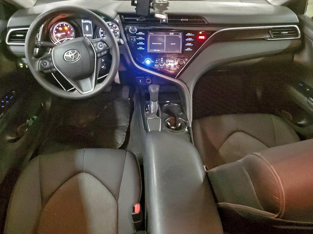 Toyota Camry L Image 12