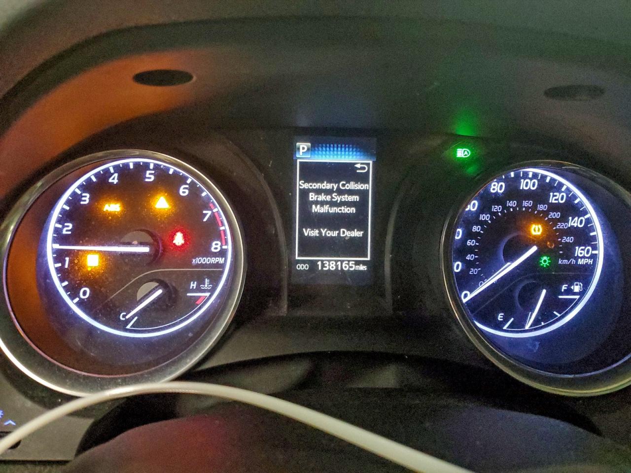 Toyota Camry L Image 10