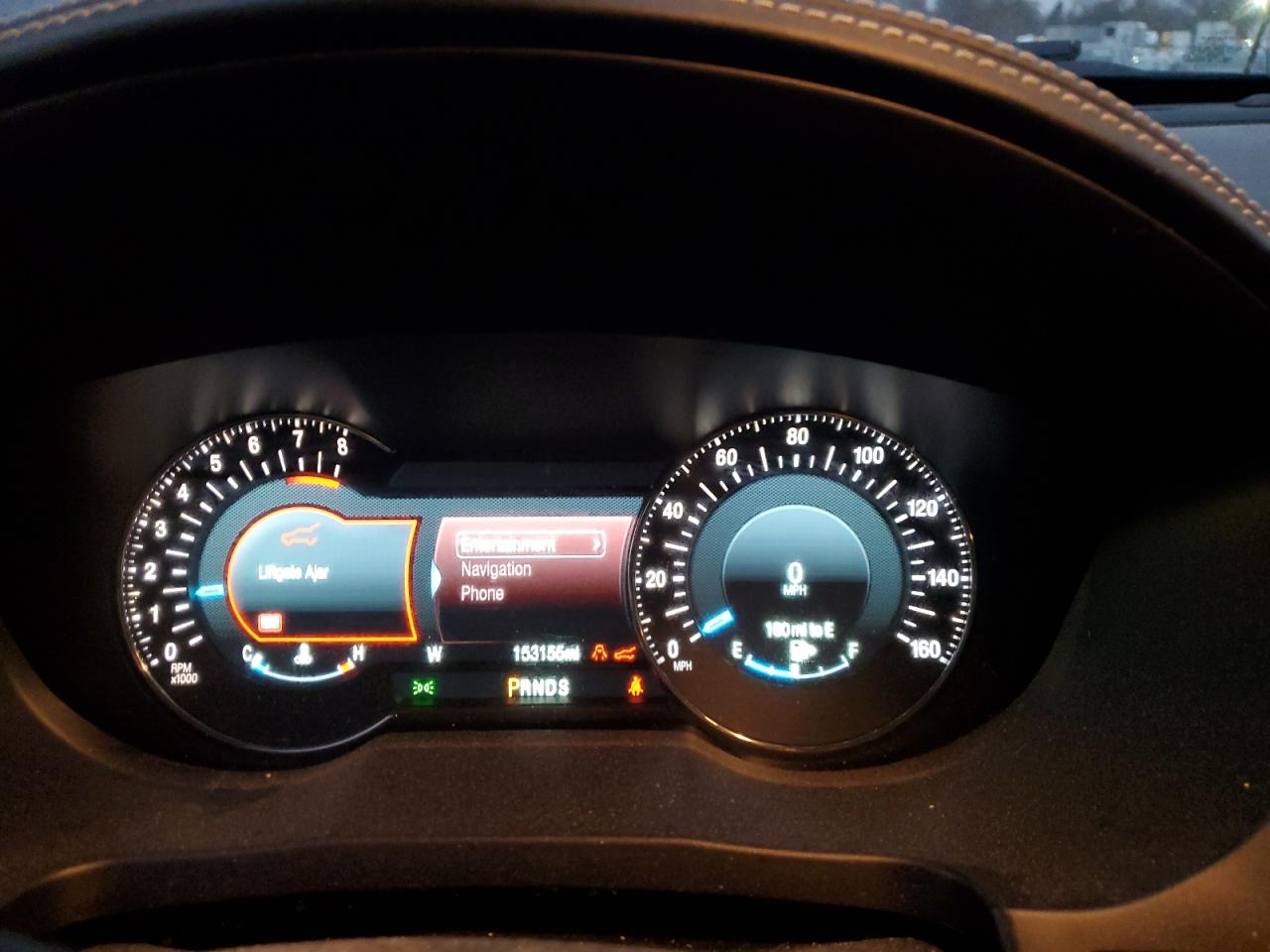 Ford Explorer Platinum Image 8