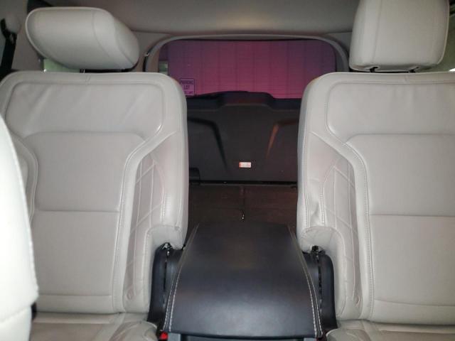 Ford Explorer Platinum Image 6