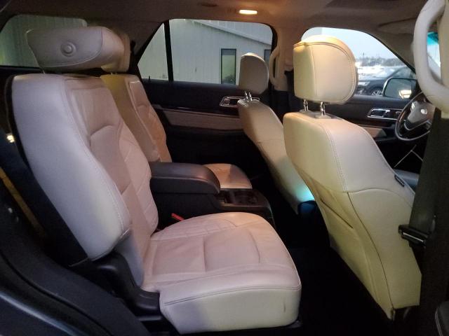 Ford Explorer Platinum Image 11