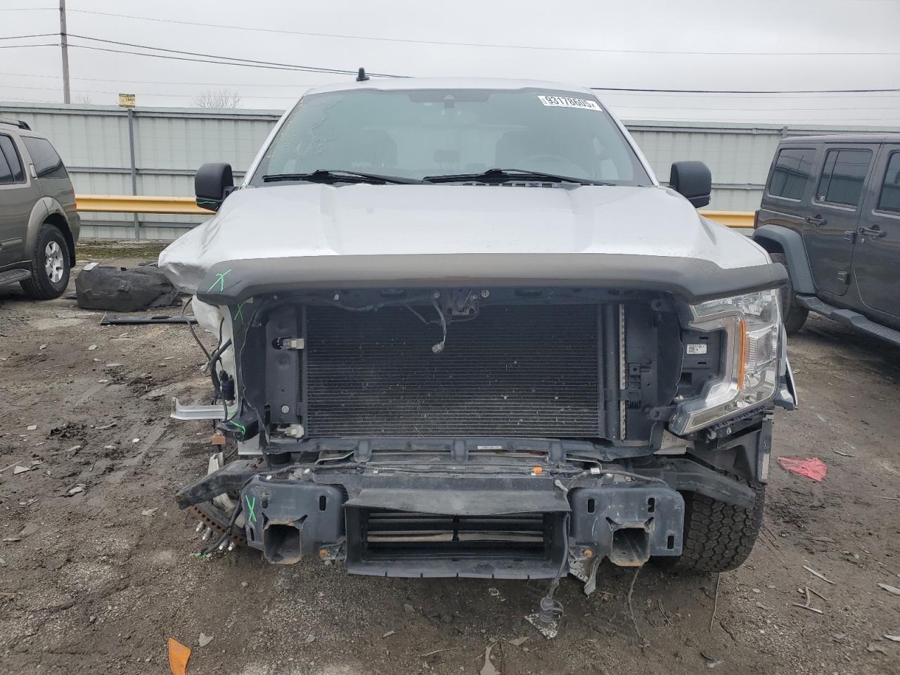 Ford F-150 Supercrew Image 6