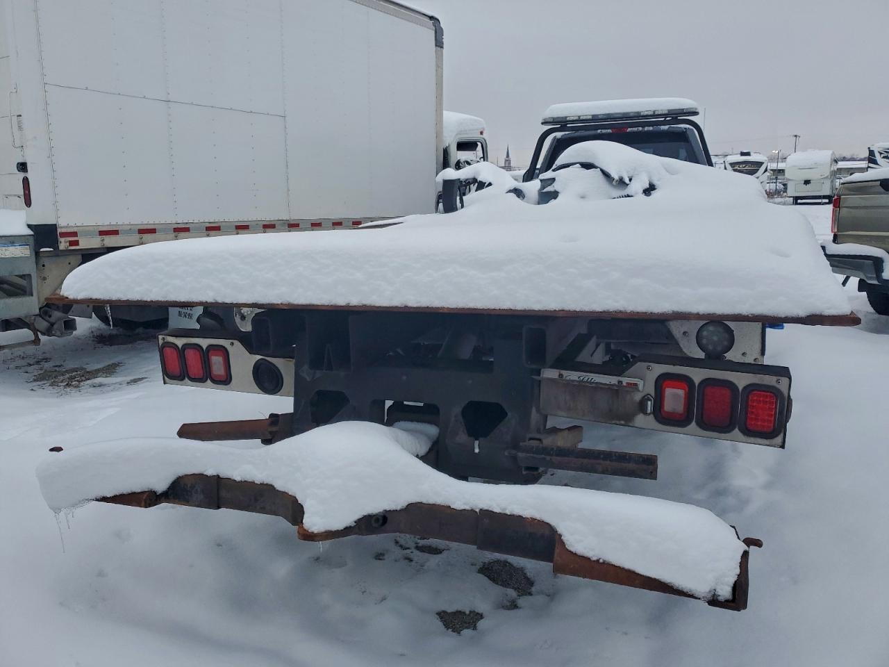 Ford F-550 Super Duty Image 11