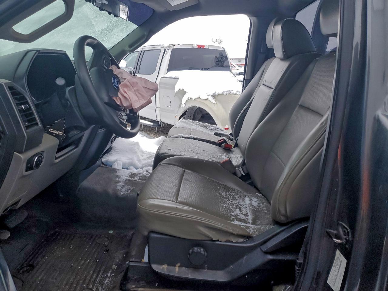 Ford F-550 Super Duty Image 10