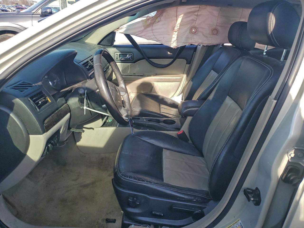 Mercury Milan Premier Image 12