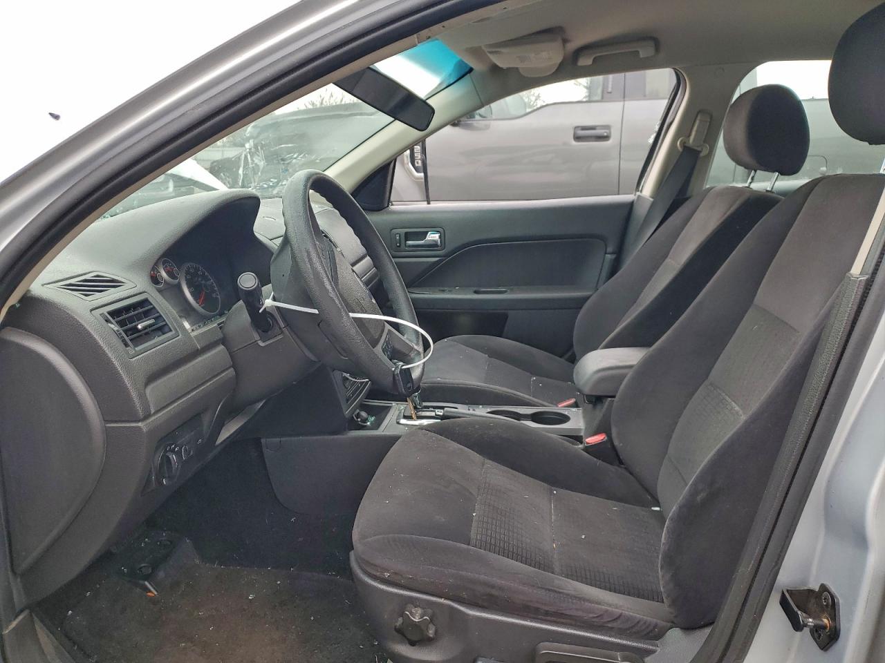 Ford Fusion Se Image 8