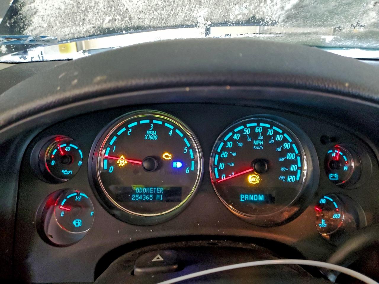 GMC Yukon Denali Image 10