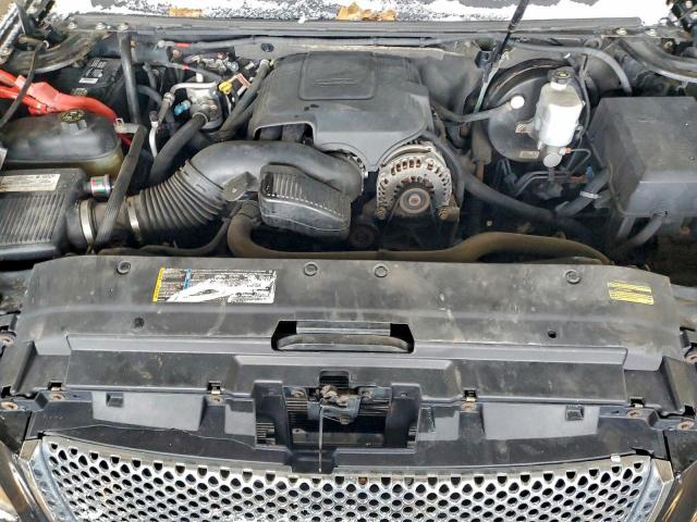 GMC Yukon Denali Image 11