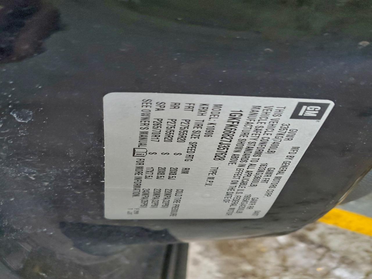 GMC Yukon Denali Image 7