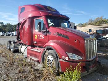  Salvage Peterbilt 579