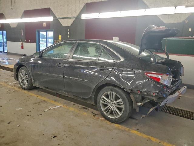 Toyota Camry Le Image 4