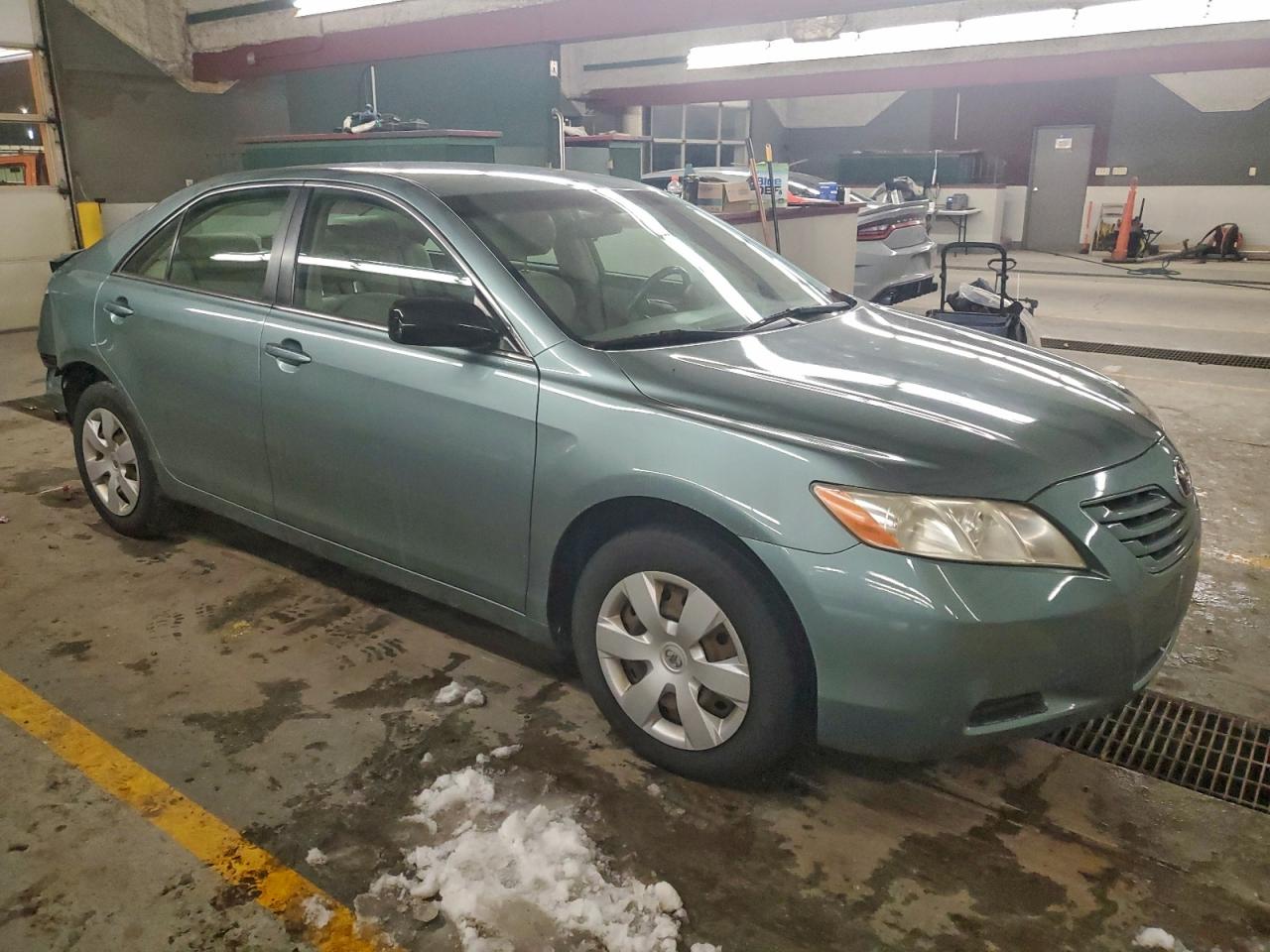 Toyota Camry Ce Image 3