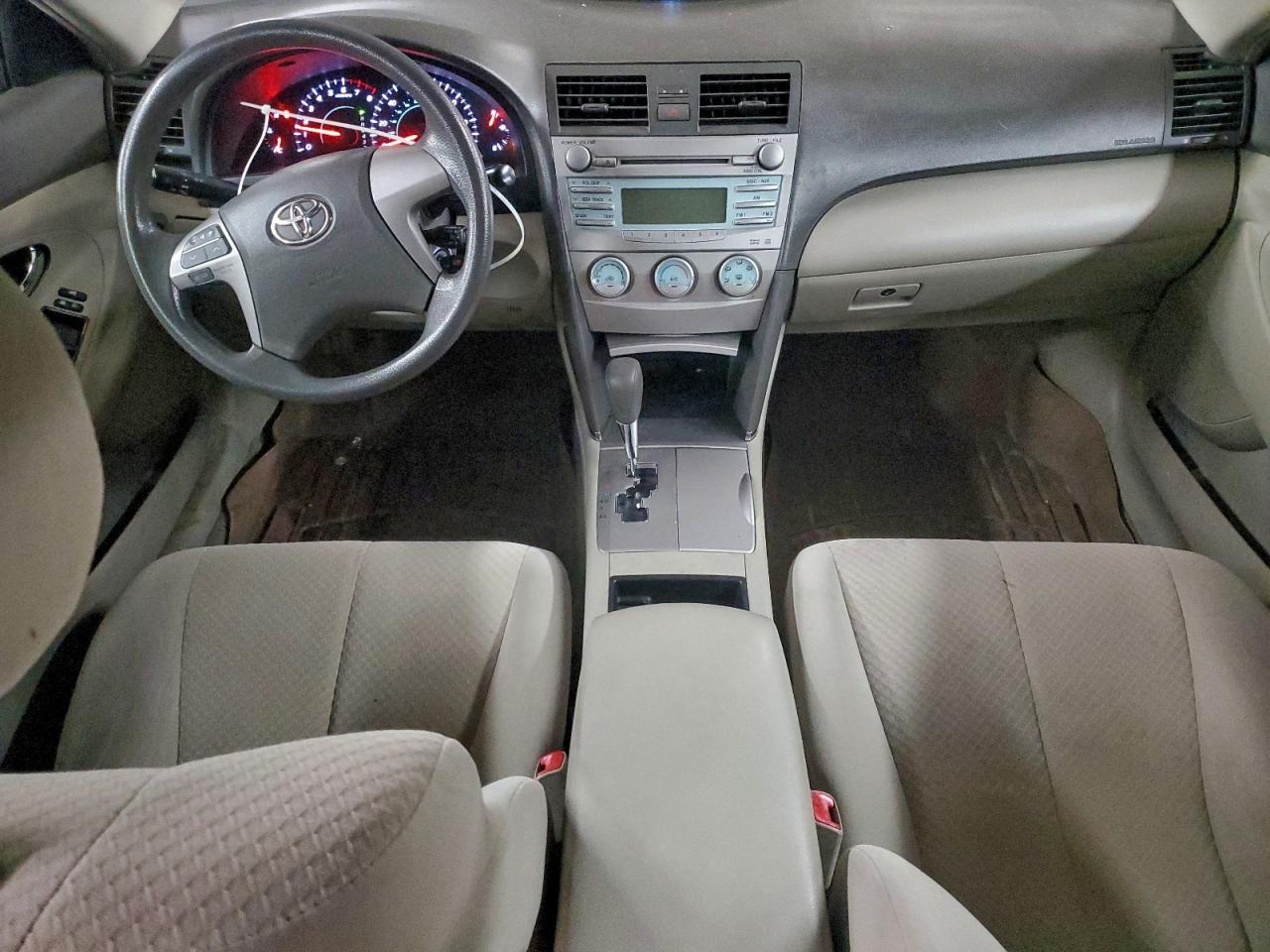 Toyota Camry Ce Image 6