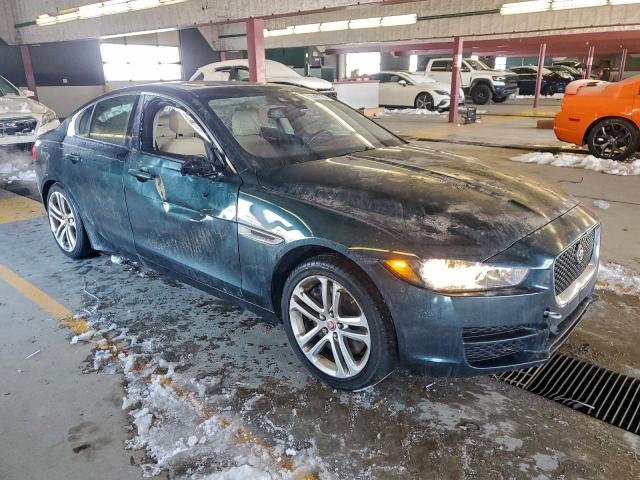 Jaguar XE Premium Image 4