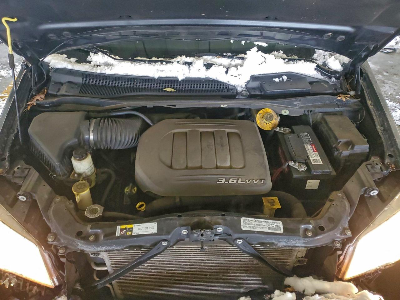 Chrysler Minivan Touring Image 2